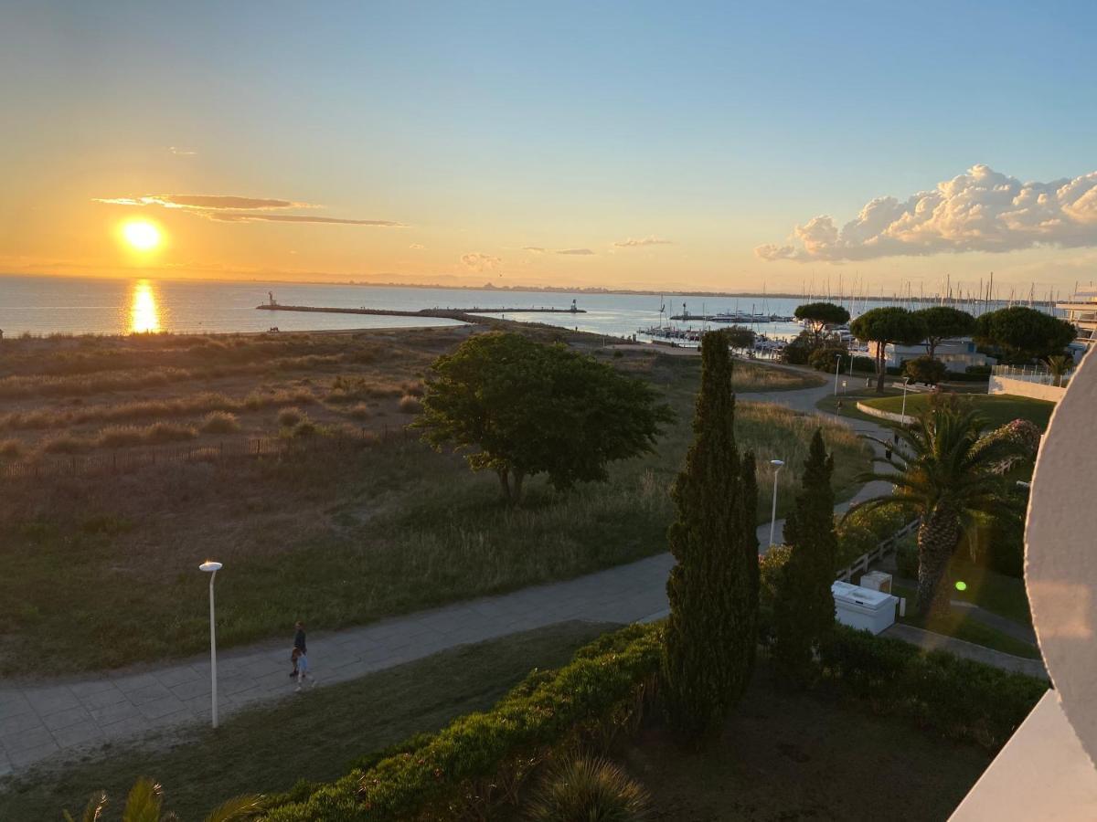 Studio Front De Mer Avec Vue Mer Panoramique ! Льо Гро-дю-Роа Екстериор снимка